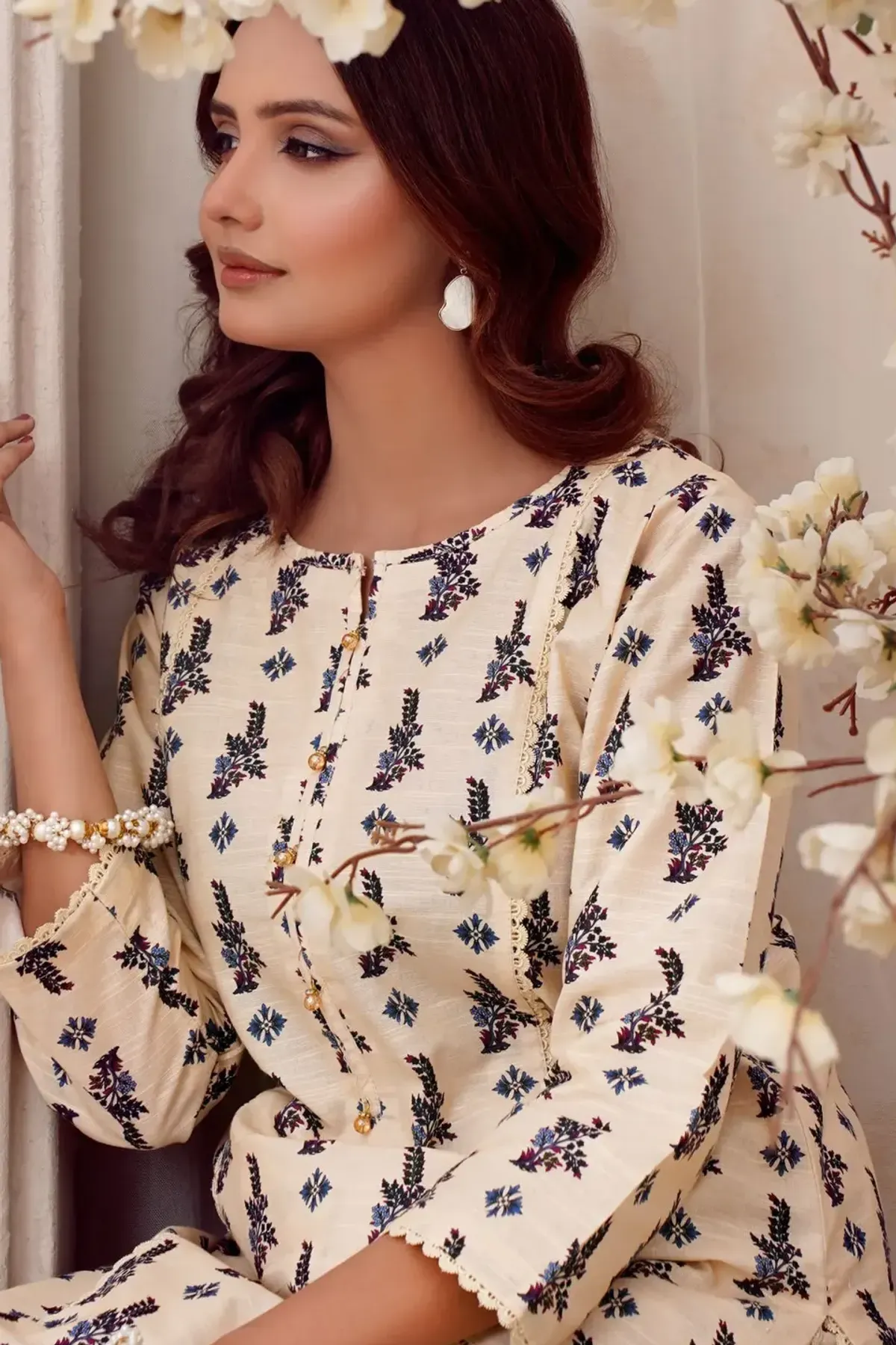 Ivory Indigo Buta Straight Kurta, detail